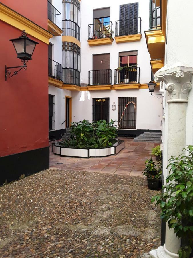 Junto A Casa Pilatos * Sevilla